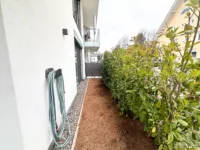 Seitlicher Gartenbereich
