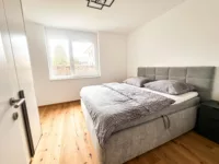 Schlafzimmer – Fensterseite