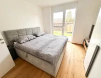Schlafzimmer mit Gartenzugang