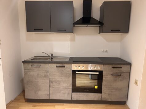 Gemütliche 49,22 m² Garconniere mit Küche extra in Graz, 8052 Graz, Dachgeschosswohnung