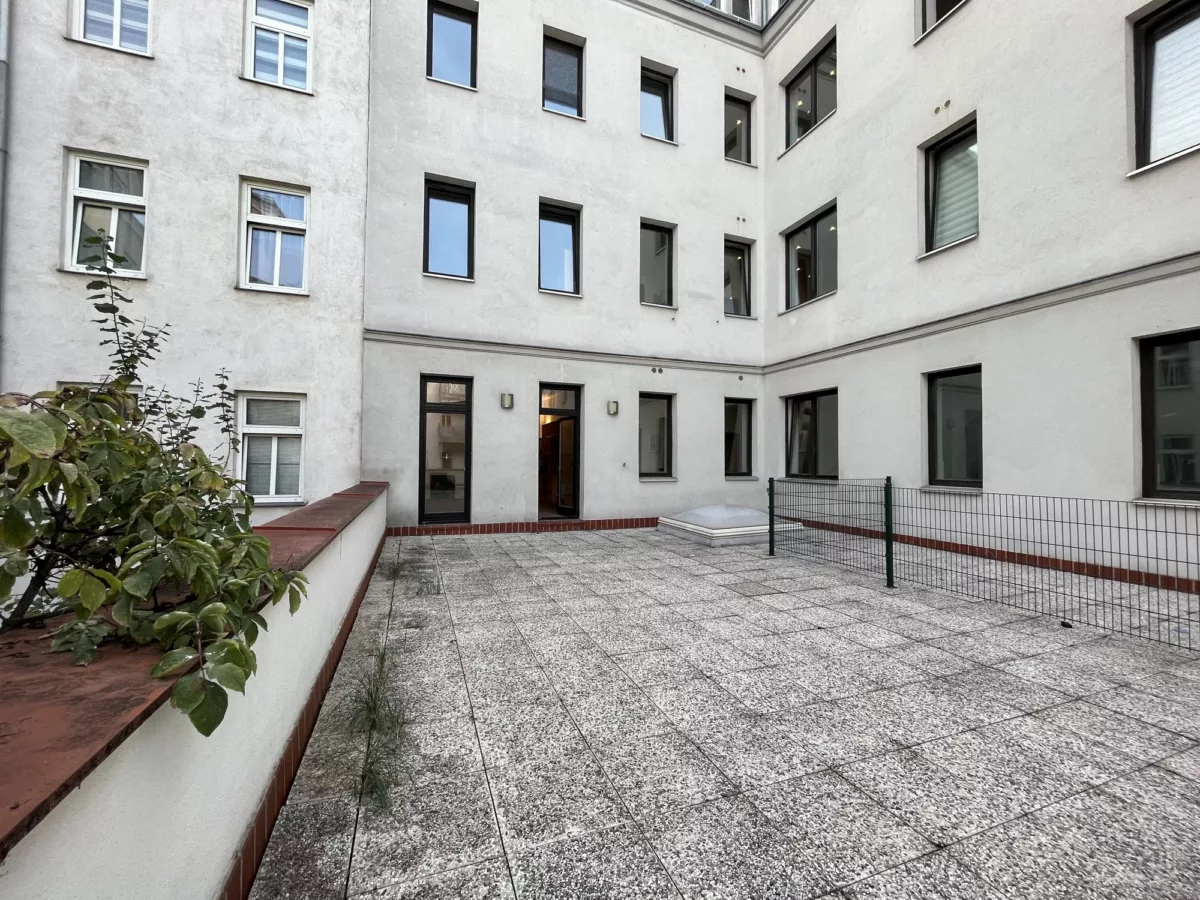 Terrasse im Innenhof